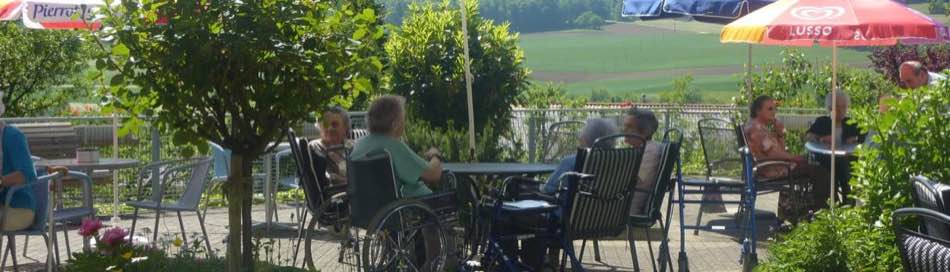 La terrasse de la résidence, ouverte sur le Bas-Vallon